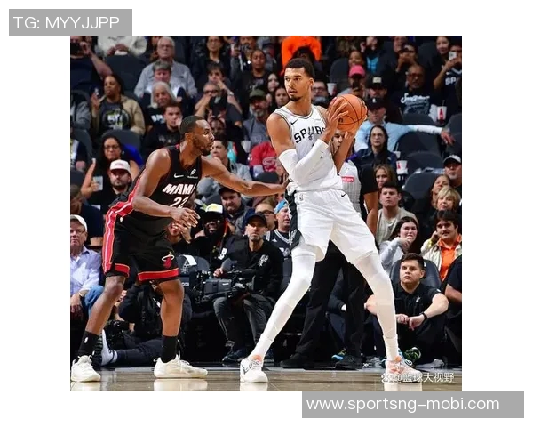 马刺队12月战绩辉煌以11胜3负荣膺NBA最佳表现